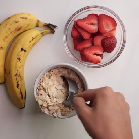 Gluten-Free Vegan Strawberry Pancakes