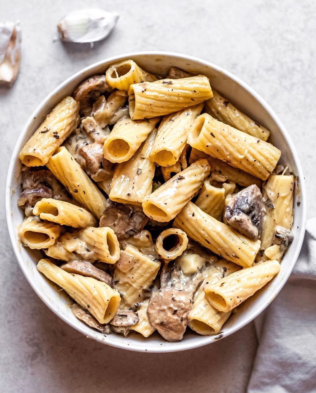 Creamy Garlic and Mushroom Pasta
