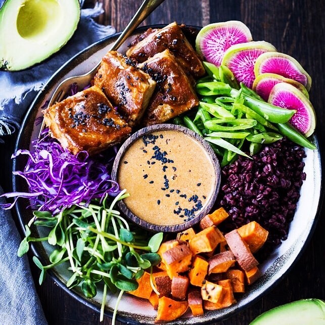 Bali Bowl with Tofu and Peanut Sauce