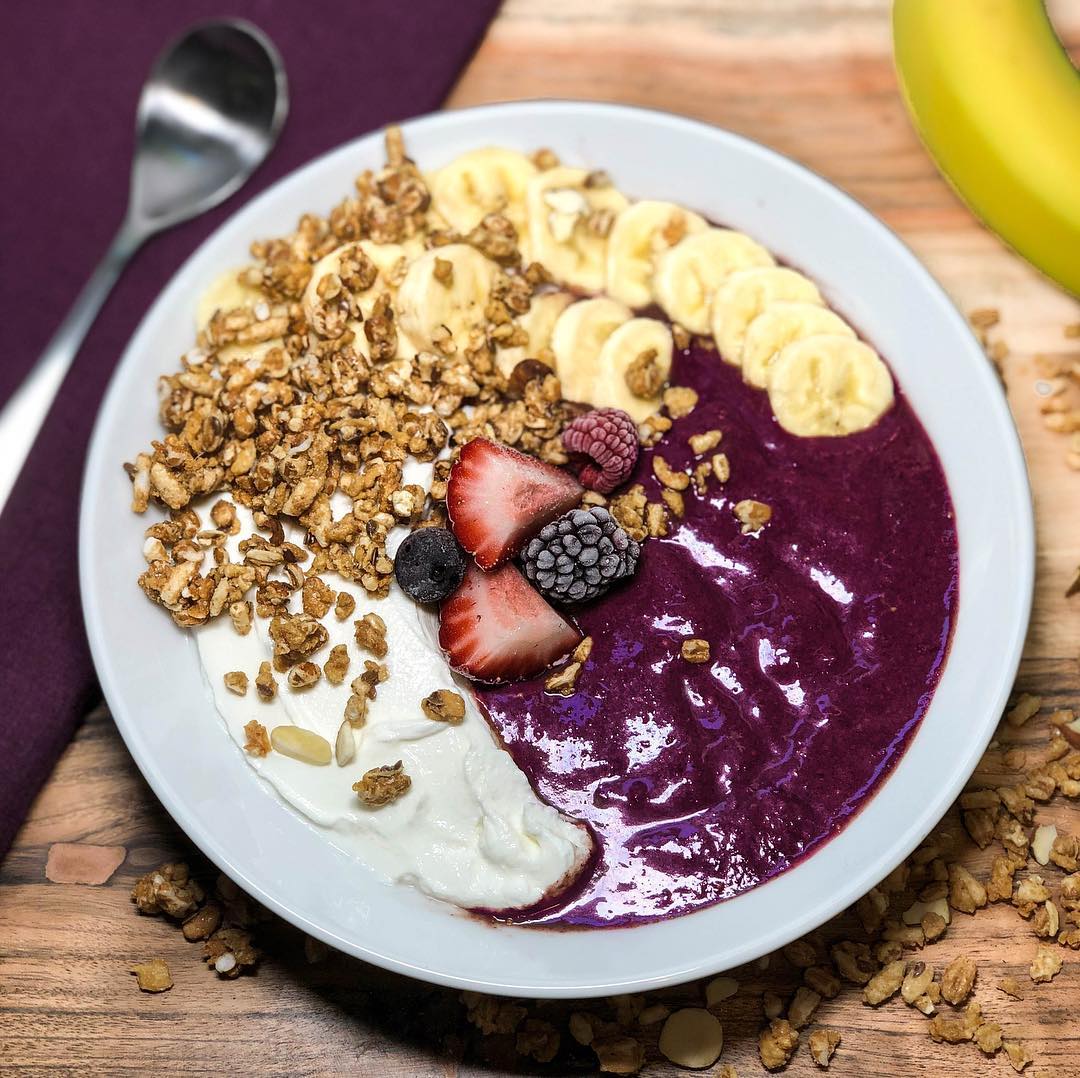 Açaí Yogurt Banana Berry Bowl Is Bangin