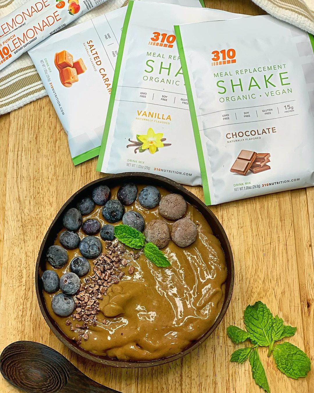Healthy Chocolate Mint Avocado Smoothie Bowl