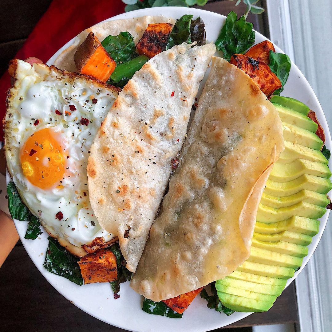 Crispy Gluten-Free Breakfast Tacos with Eggs