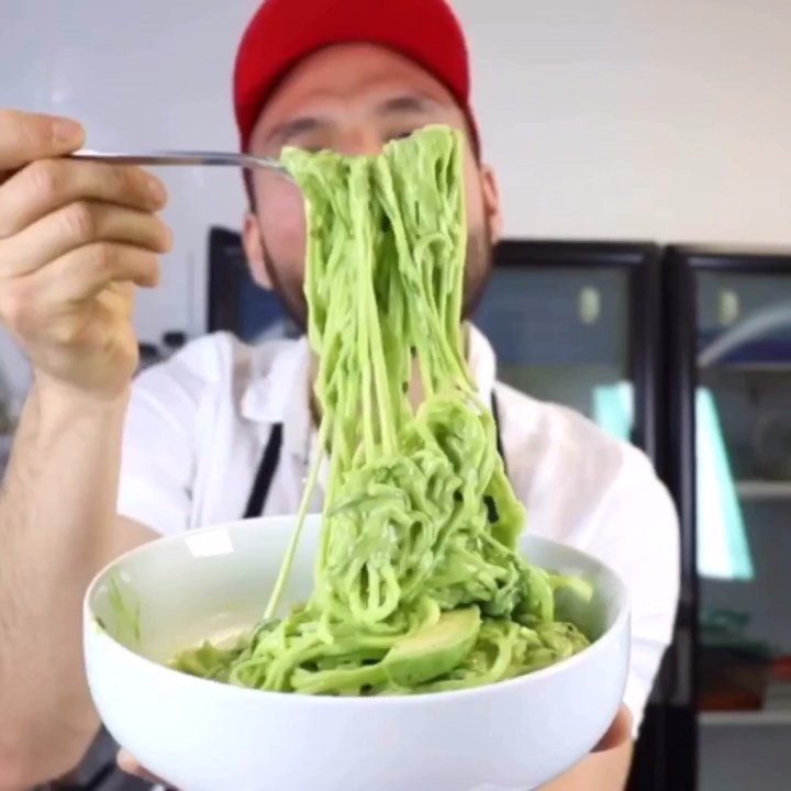 Raw Zucchini Noodles with Spicy Avocado Dressing