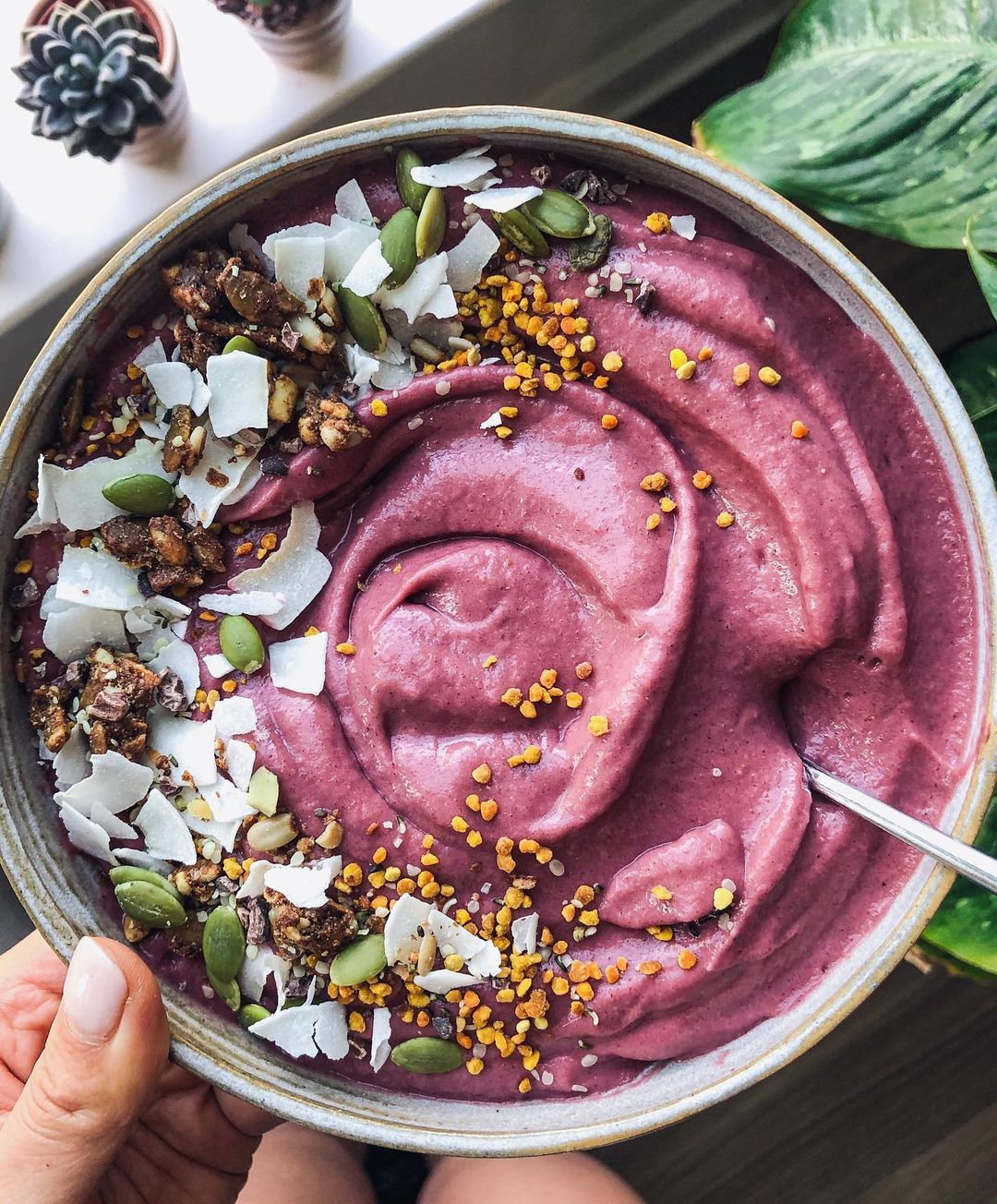 Raspberry Almond Smoothie Bowl