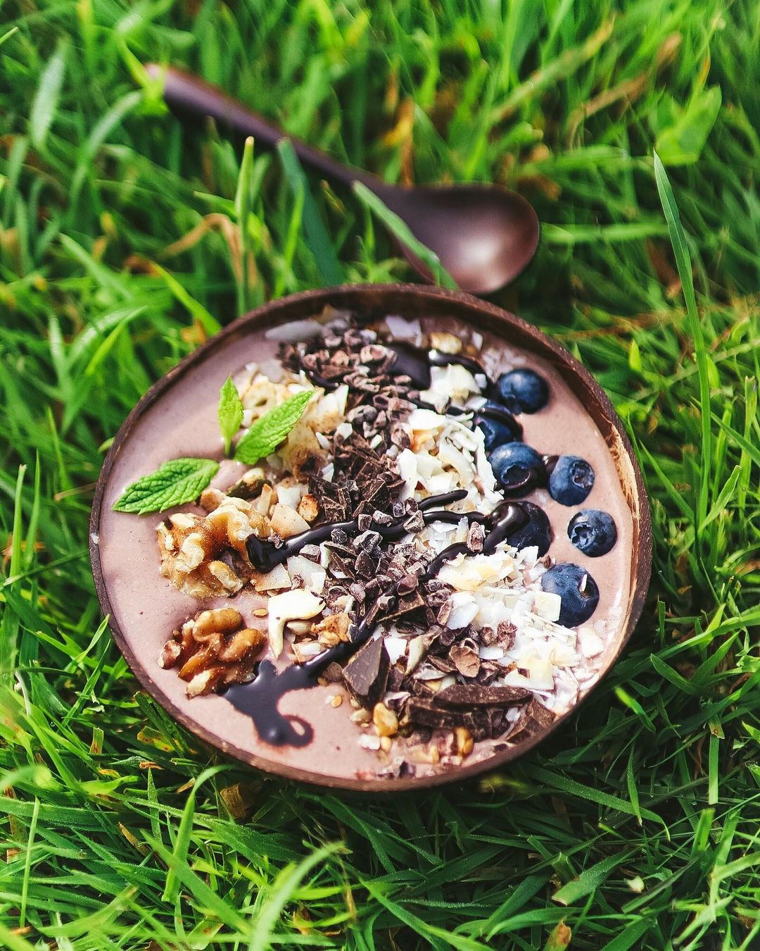 Chocolate Ginger and Walnut Smoothie Bowl