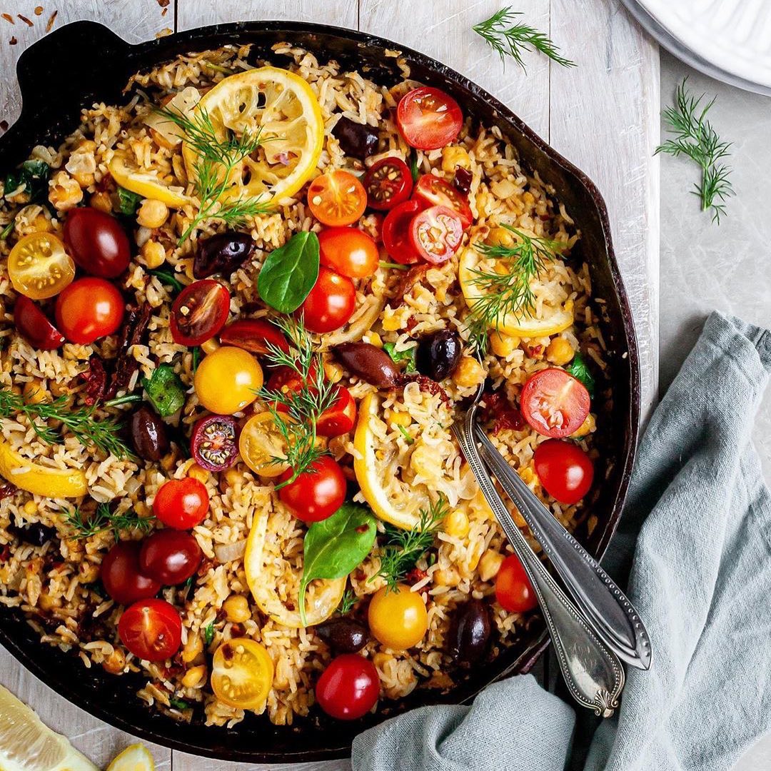One-Skillet Baked Greek Lemon Chickpeas and Rice