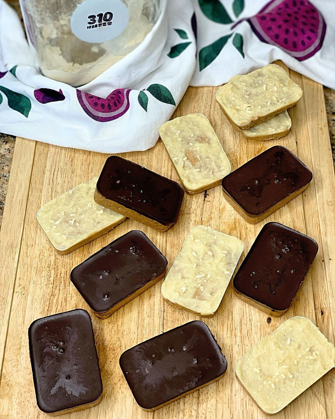 Homemade Vegan and Keto Protein Bars