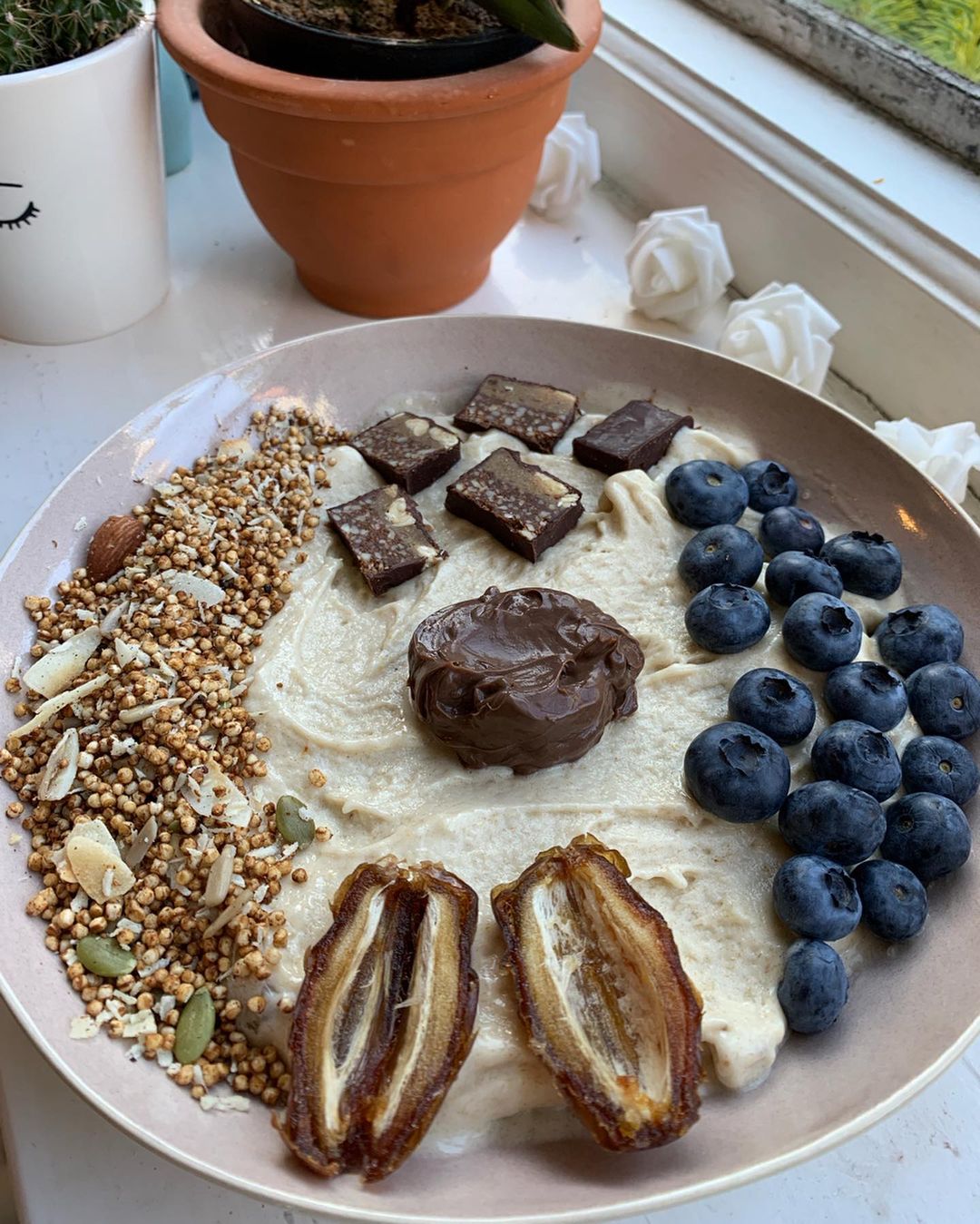 Easy Frozen Banana Smoothie Bowl