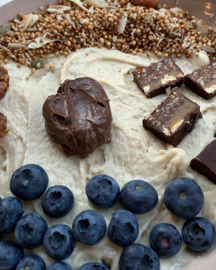 Easy Frozen Banana Smoothie Bowl