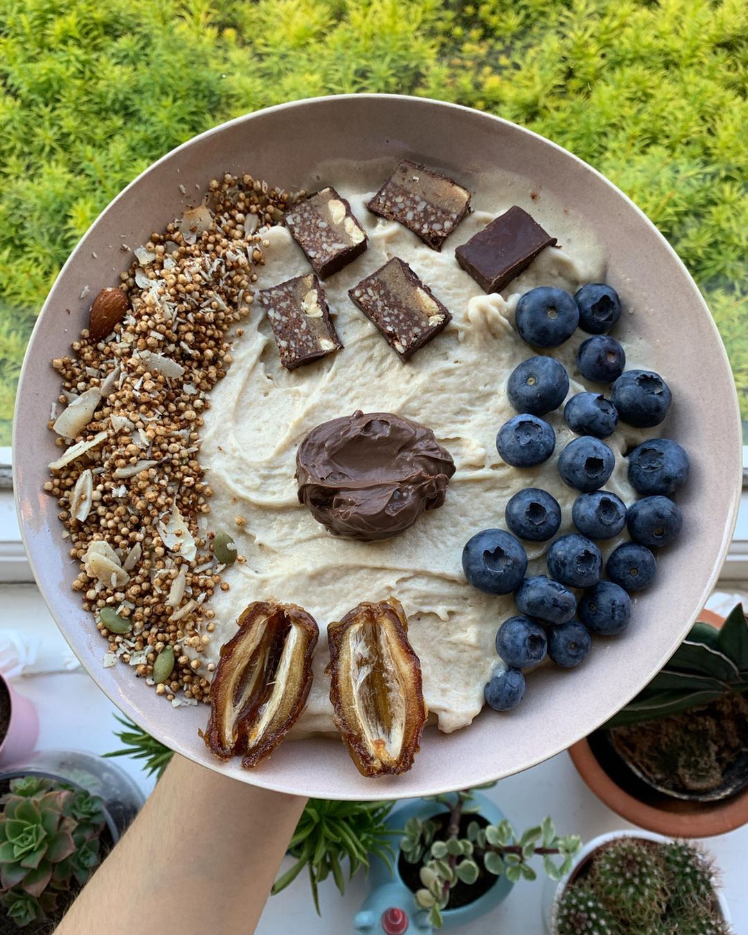 Easy Frozen Banana Smoothie Bowl
