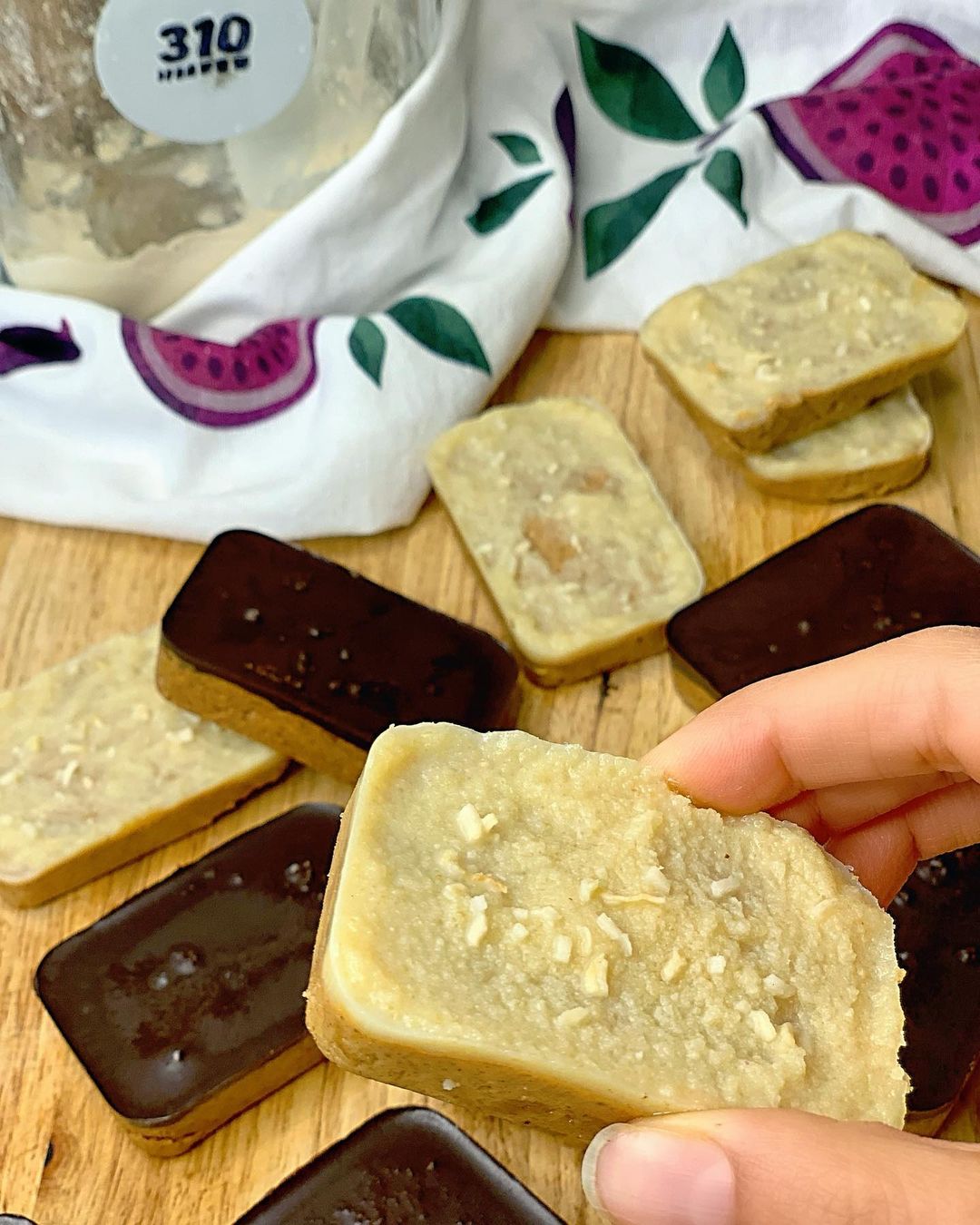 Homemade Vegan and Keto Protein Bars