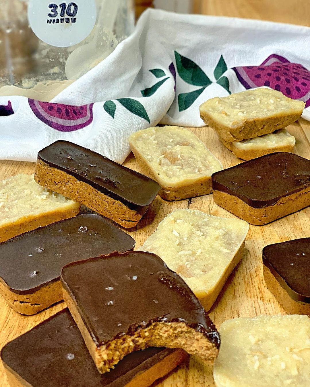 Homemade Vegan and Keto Protein Bars
