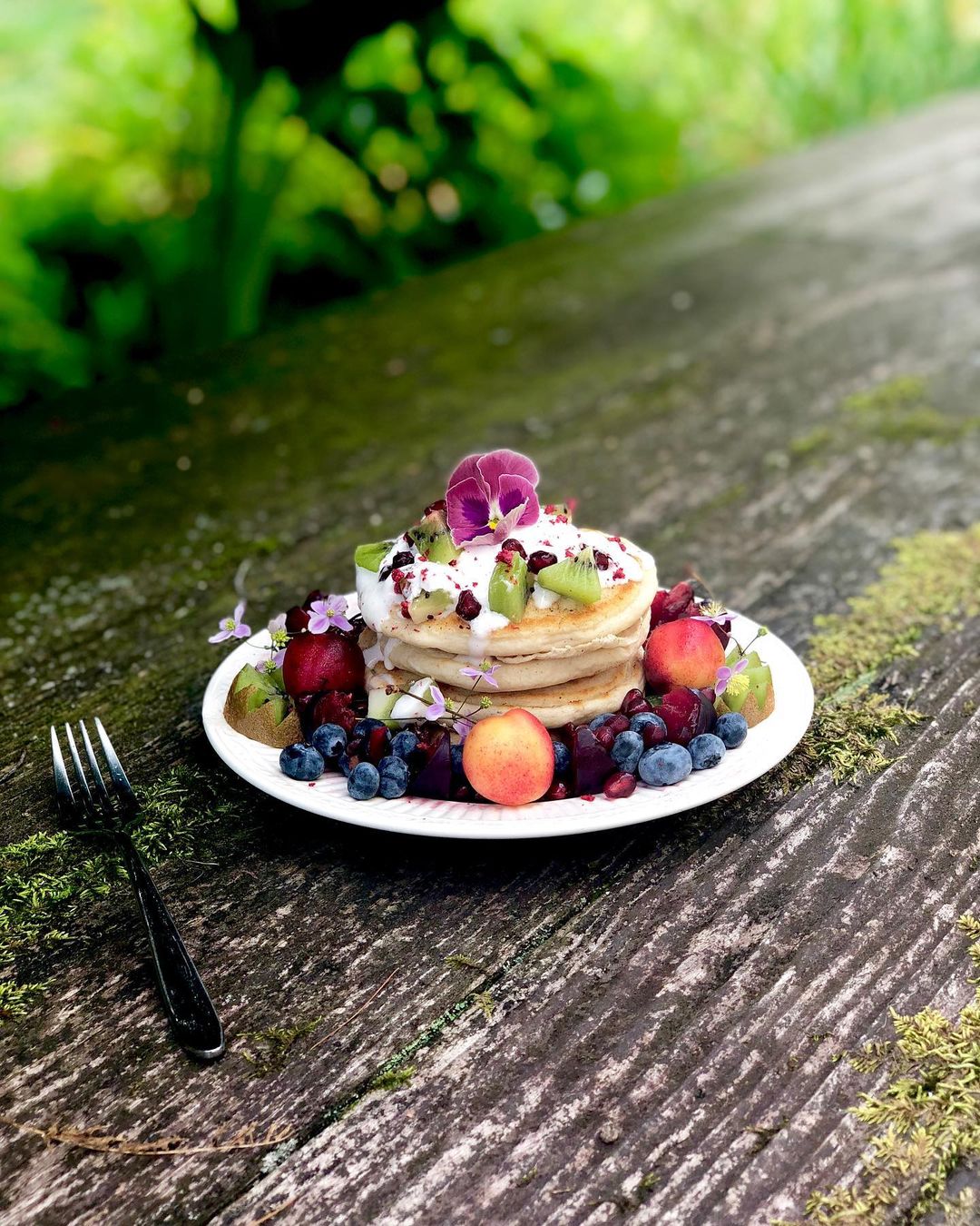 Fluffy Vegan Pancakes with Fruit