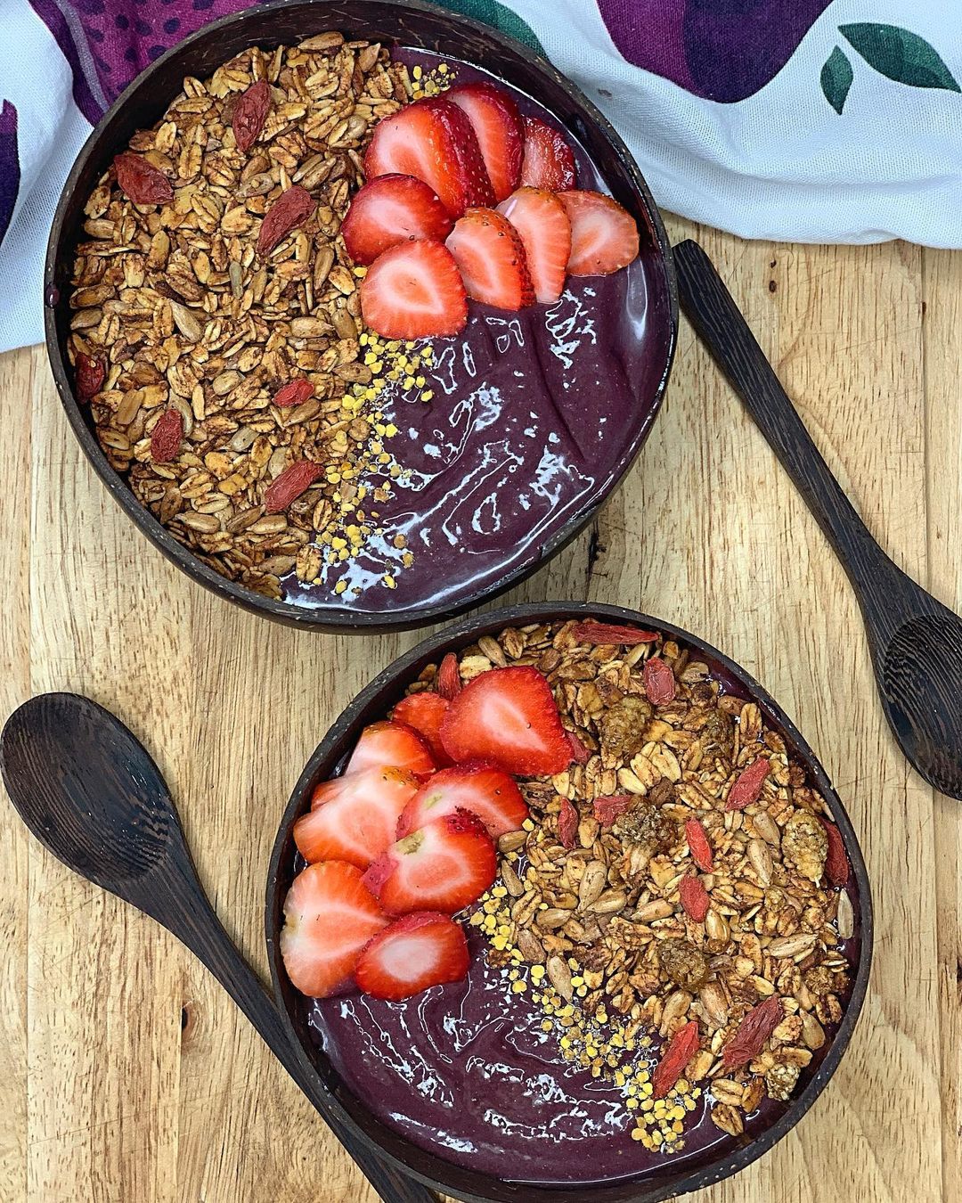 Refreshing Açaí Bowl Brazilian Breakfast