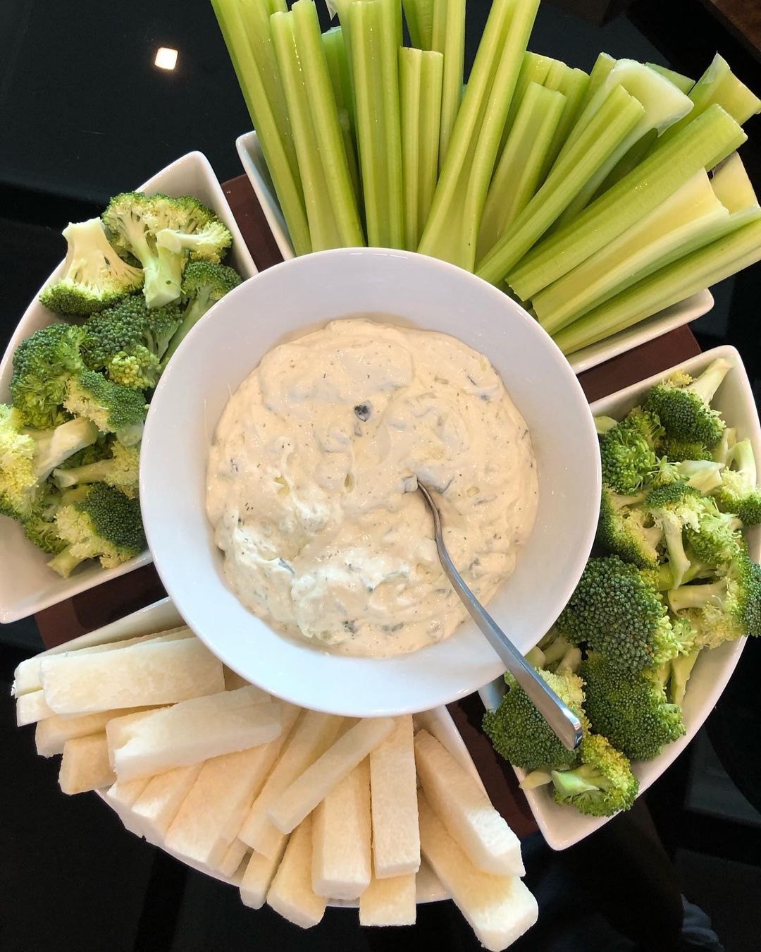 Creamy Vegan Lemon Dill Dip
