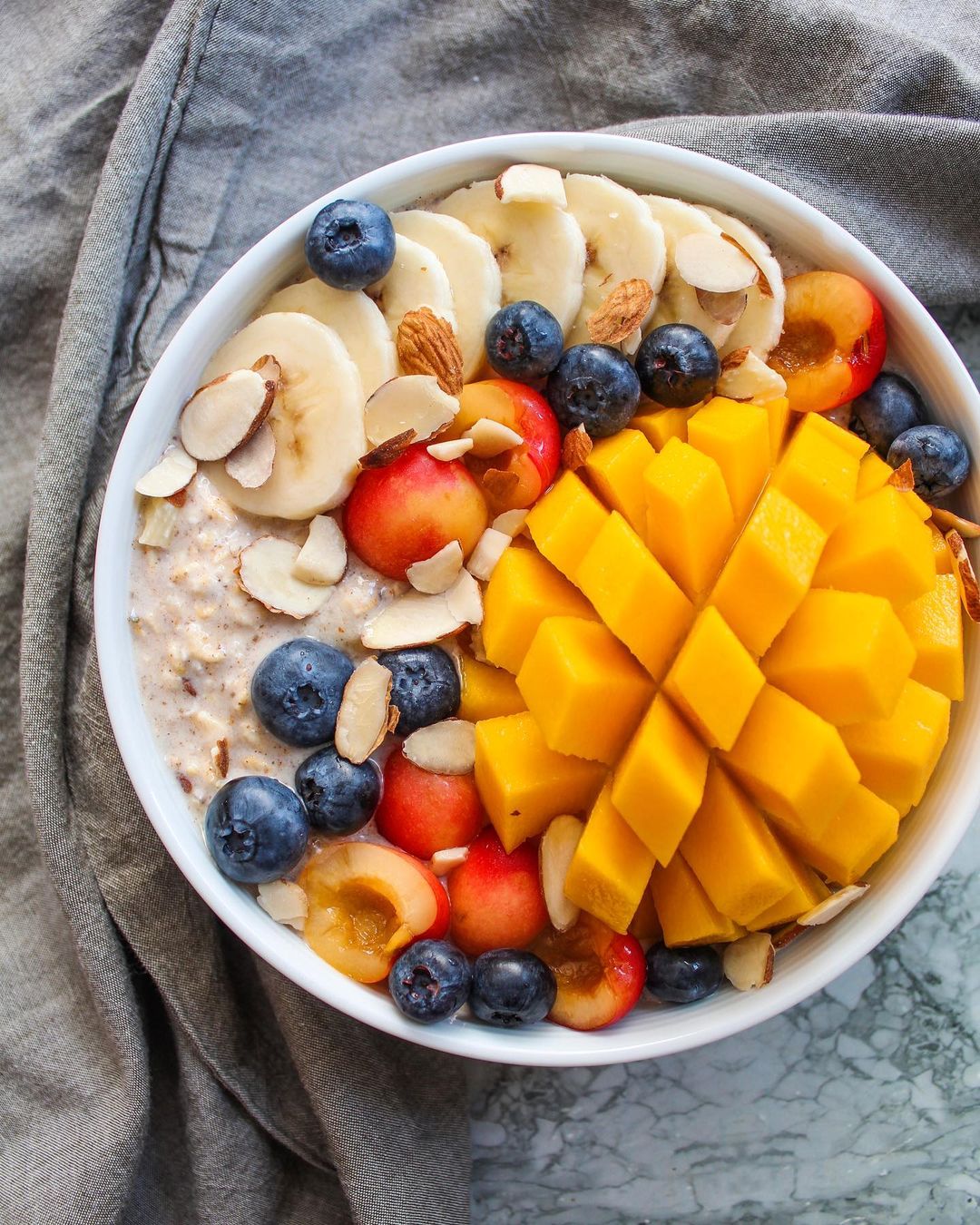Easy Overnight Oats with Banana and Berries