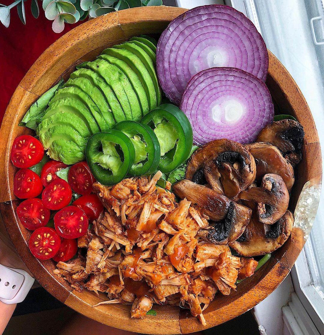 BBQ Shredded Jackfruit Salad with Fresh Vegetables