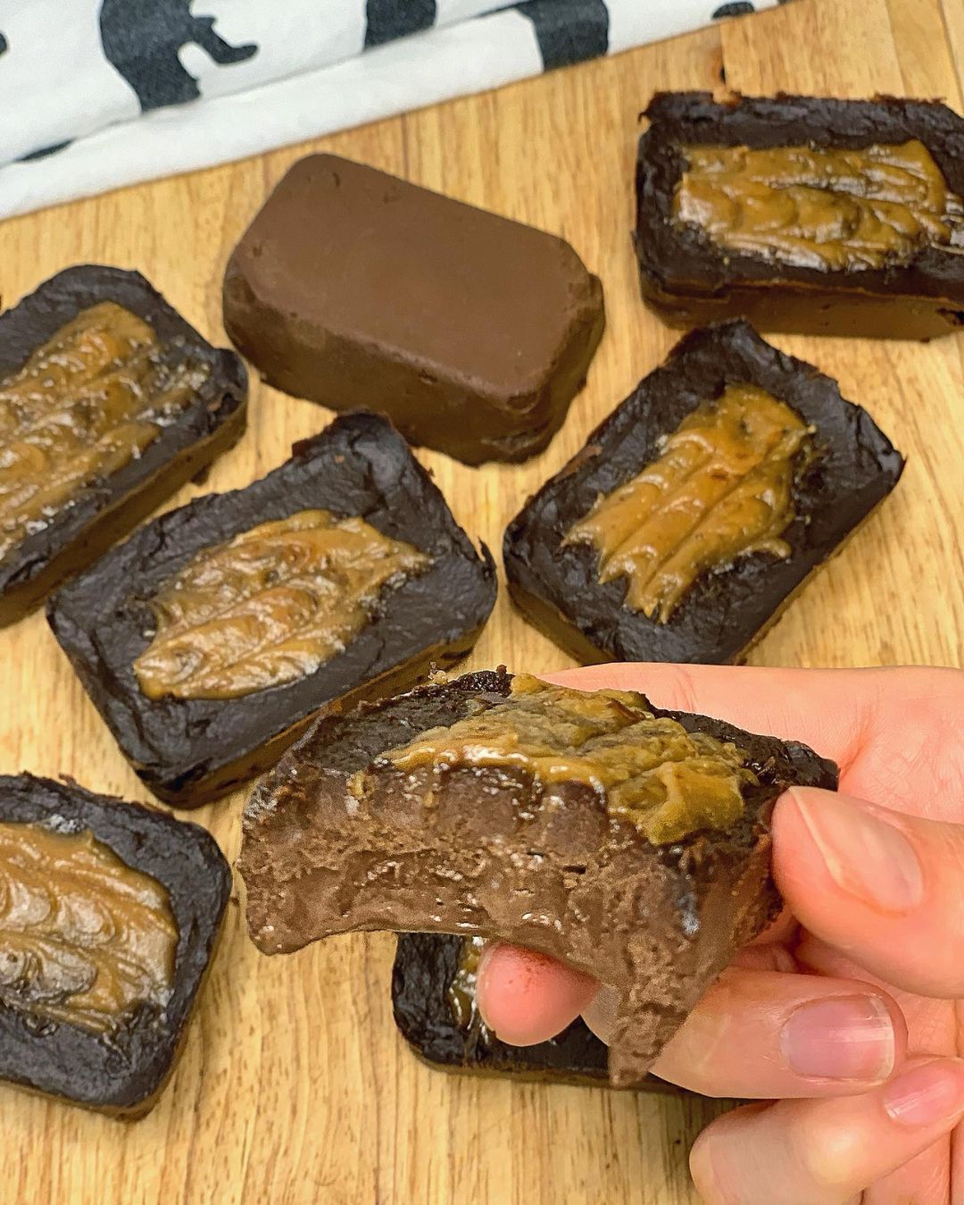 Easy and Healthy Dark Chocolate Fudges