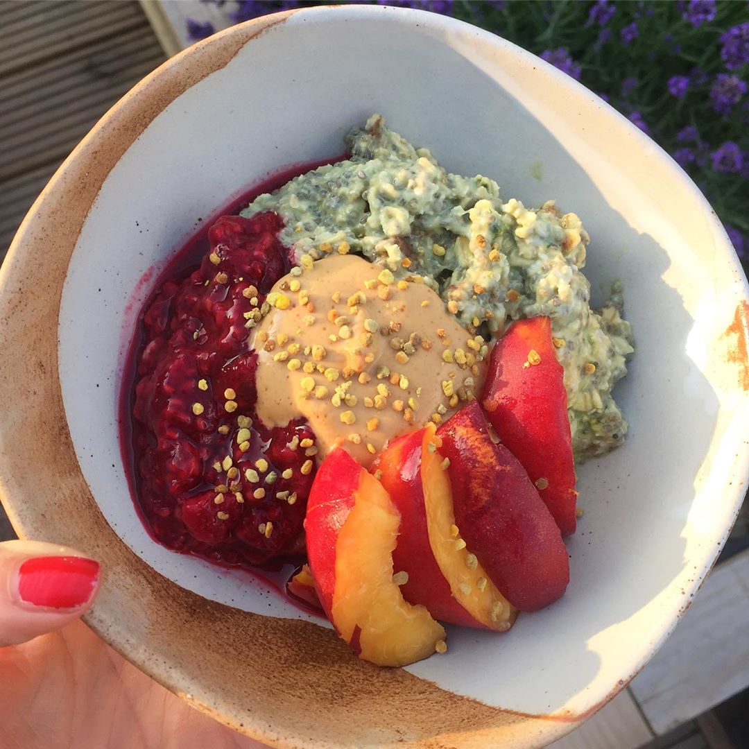 Overnight Matcha Chia Oats Breakfast Bowl
