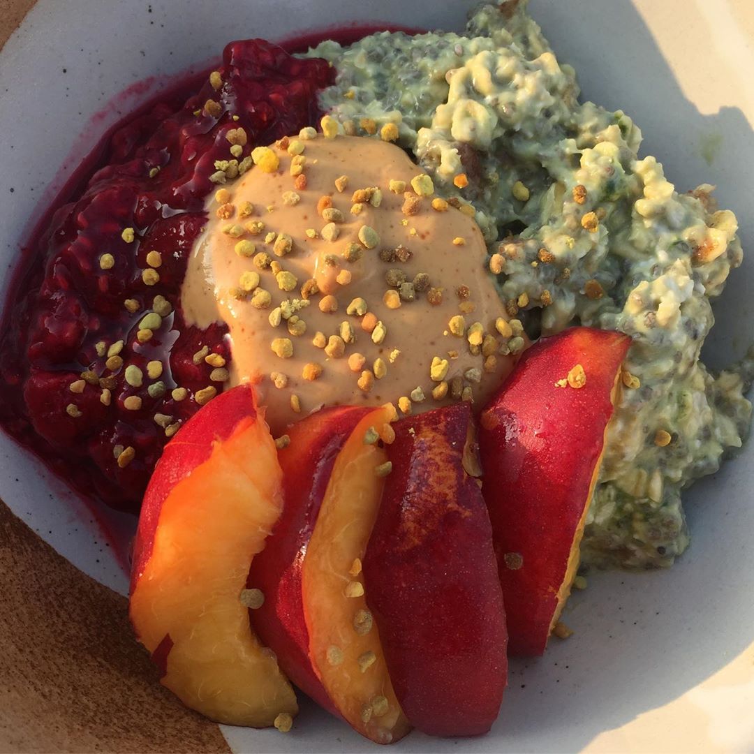 Overnight Matcha Chia Oats Breakfast Bowl