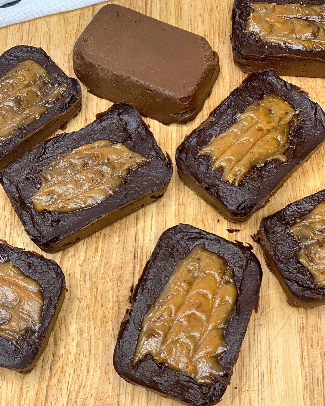 Easy and Healthy Dark Chocolate Fudges