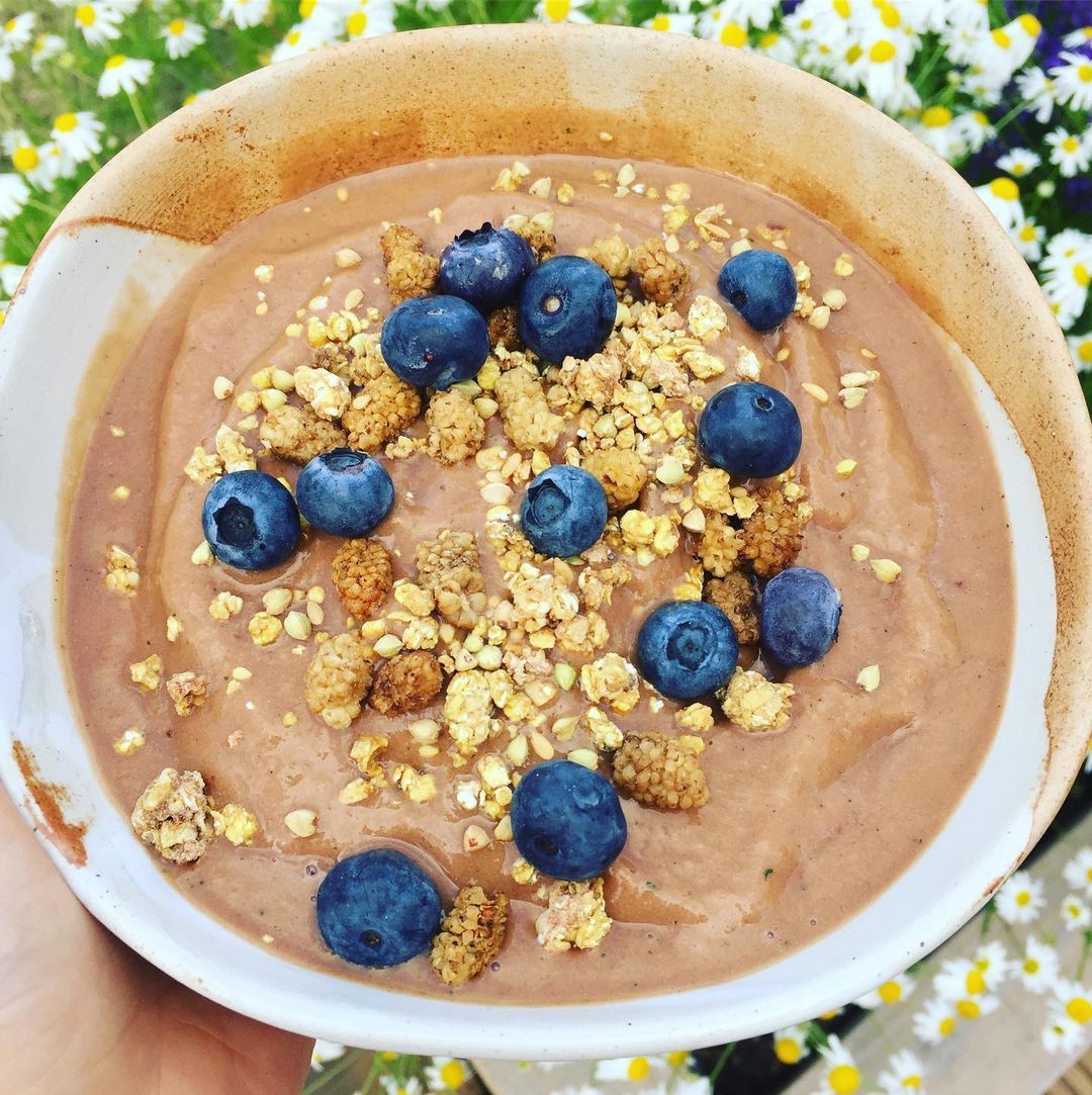 Mocha Smoothie Bowl for Breakfast