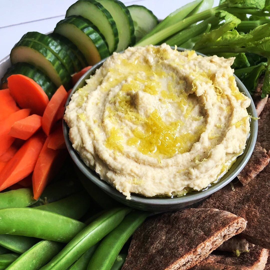 Fresh Lemon Hummus with Tahini and Chickpeas