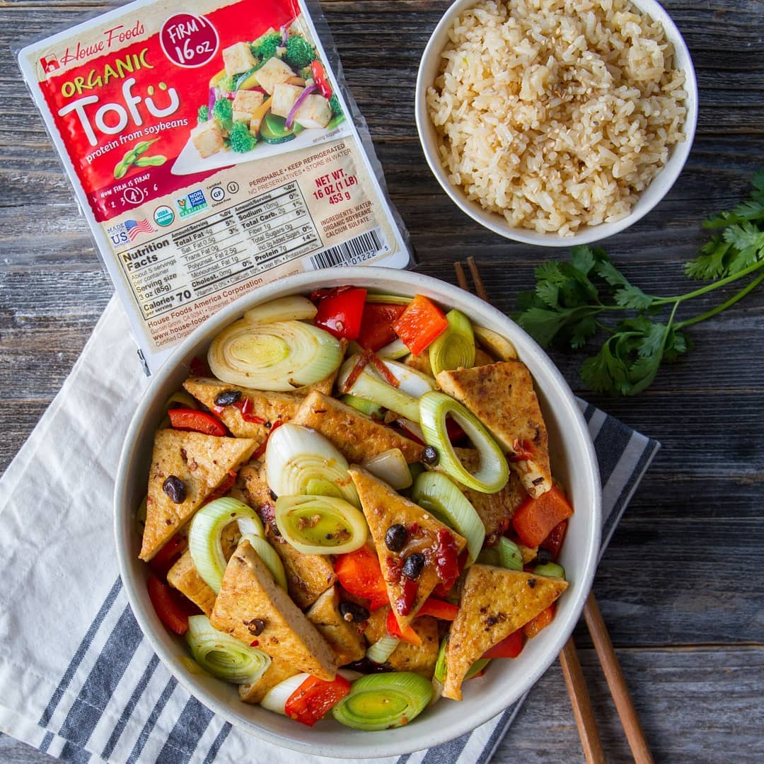 Scrumptious Tofu and Leek in Spicy Black Bean Sauce