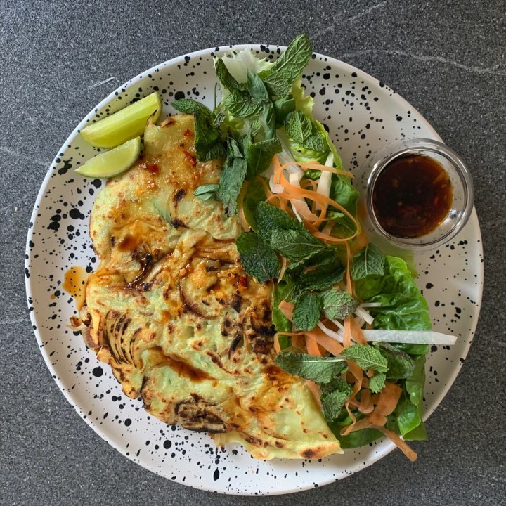 Vietnamese Pancake with Tofu and Vegetables