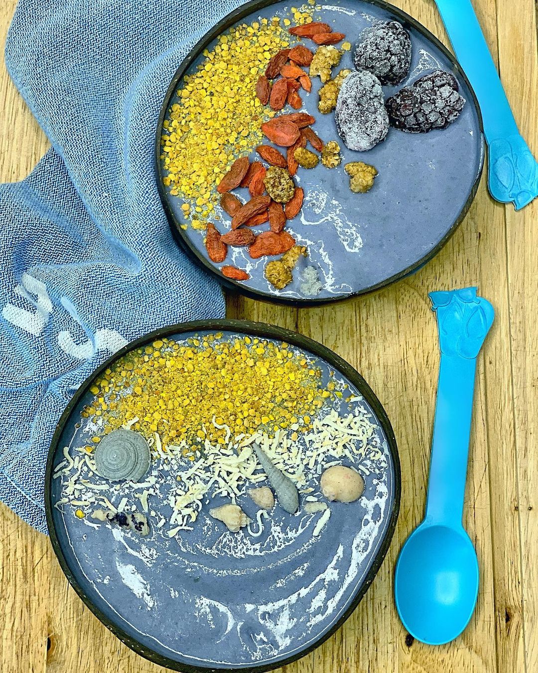Blue Ocean Smoothie Bowl with Banana and Chia Seeds