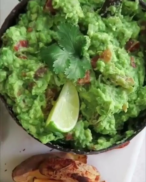 Vegan Potato Wedges with Guacamole