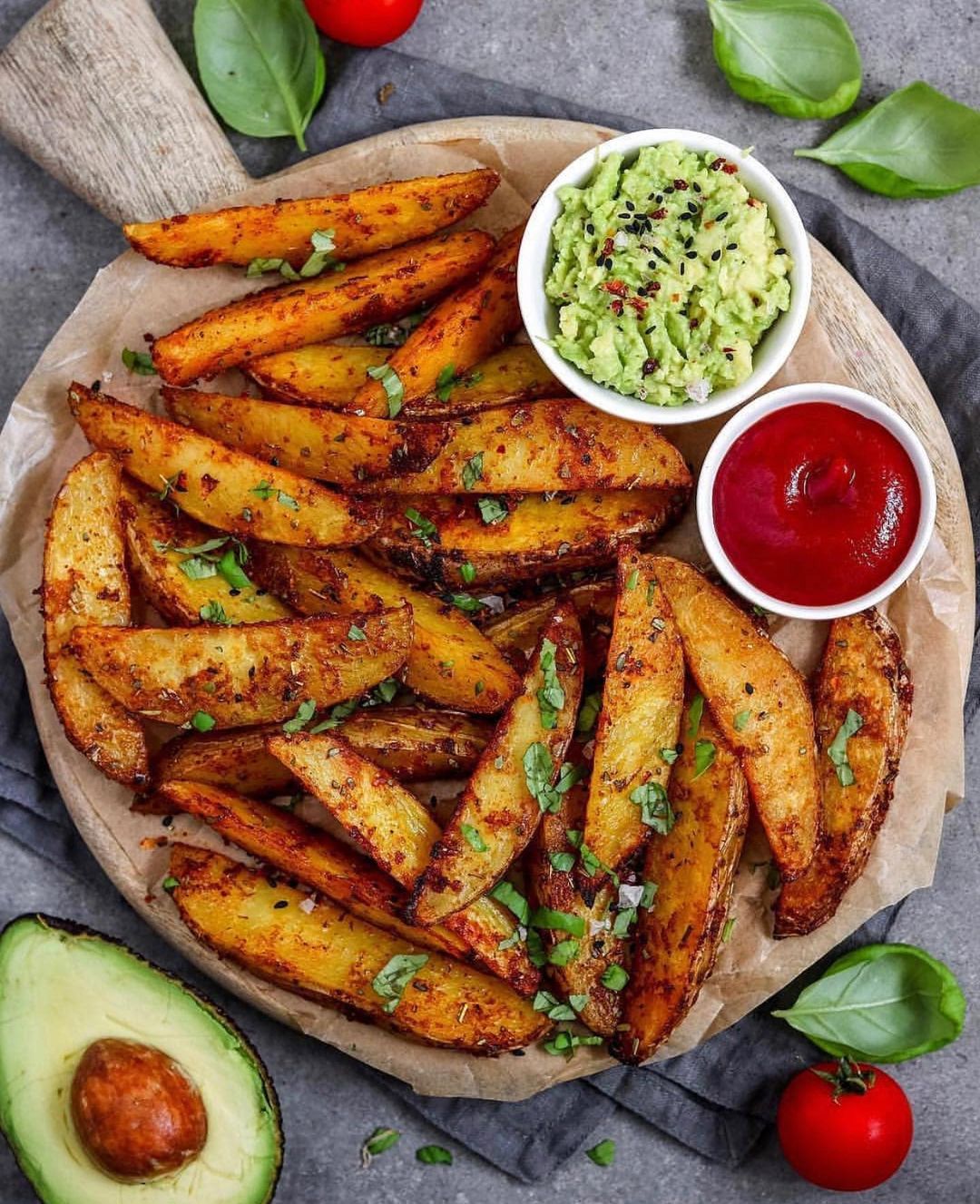 Crispy Oven Baked Potato Wedges