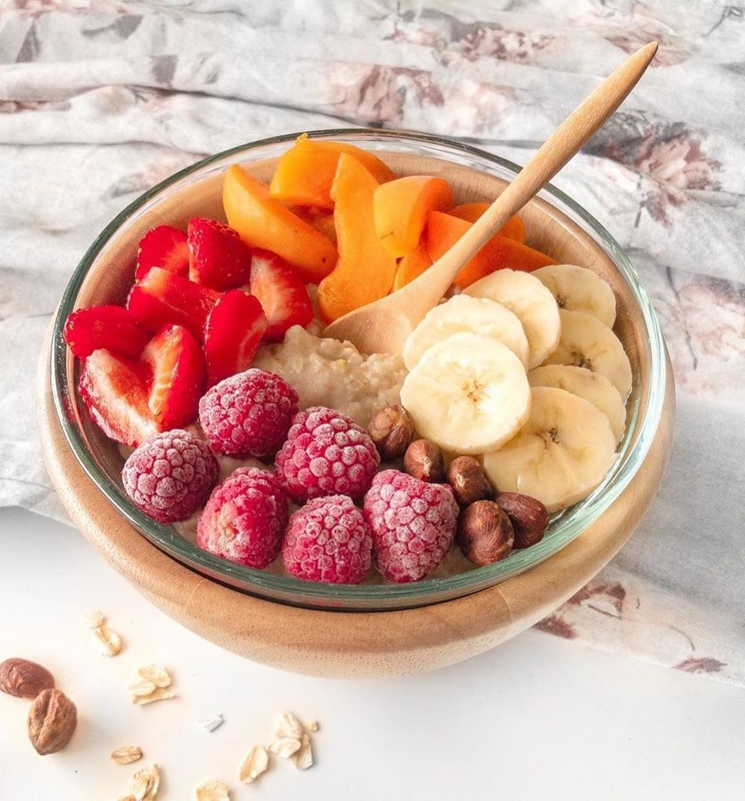 Maca Oatmeal Breakfast Bowl with Fruits