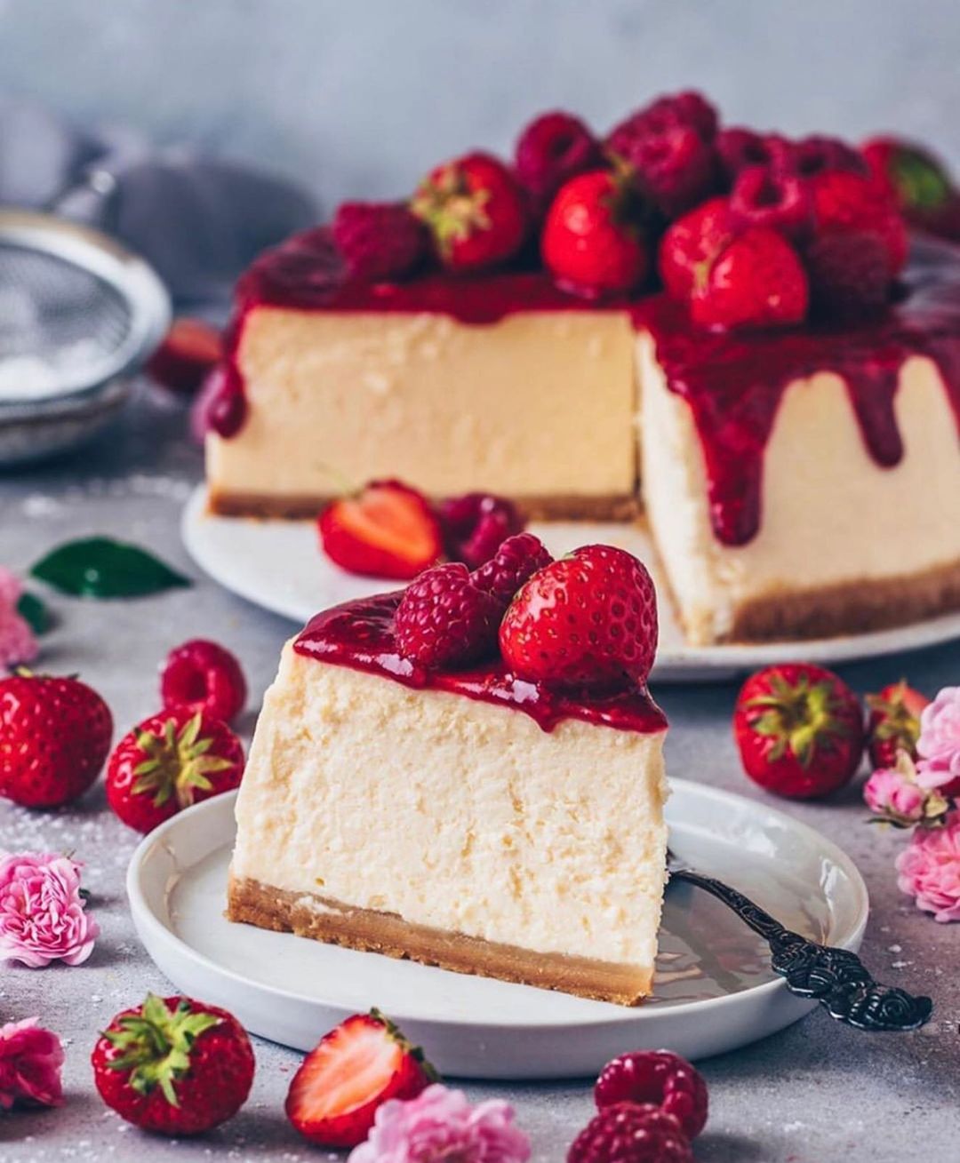 Vegan New York Cheesecake with Raspberry Strawberry Compote