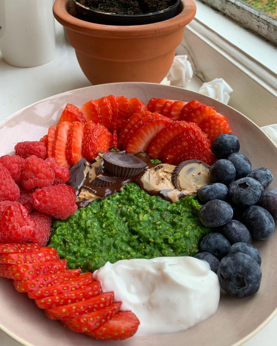 Spinach Maple Oatmeal Breakfast Dish