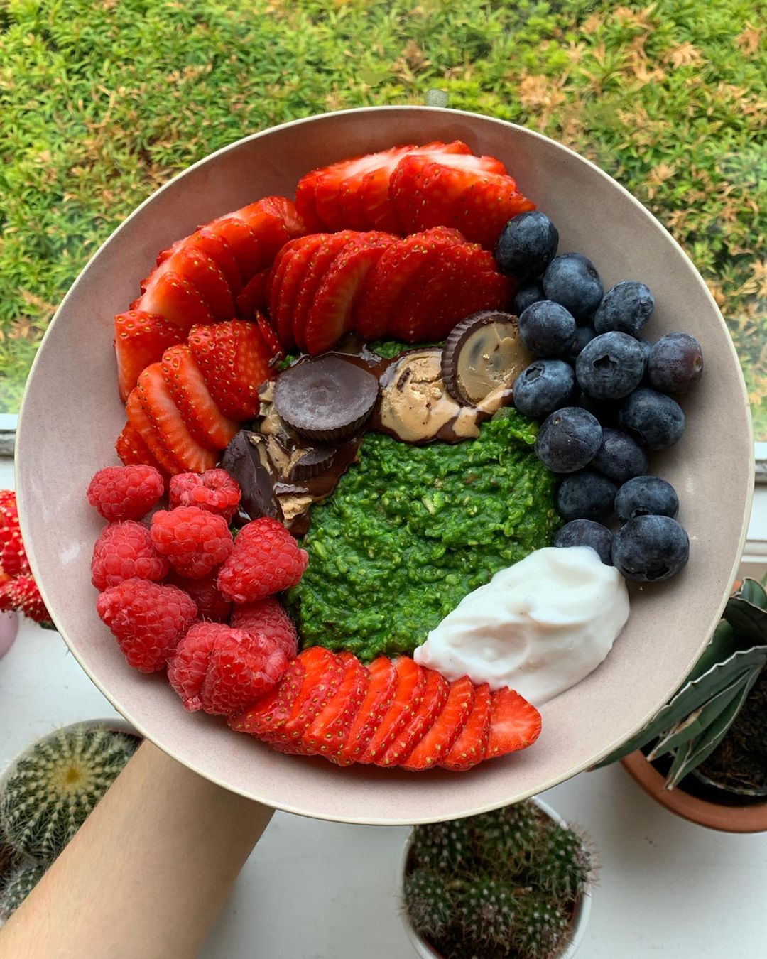 Spinach Maple Oatmeal Breakfast Dish