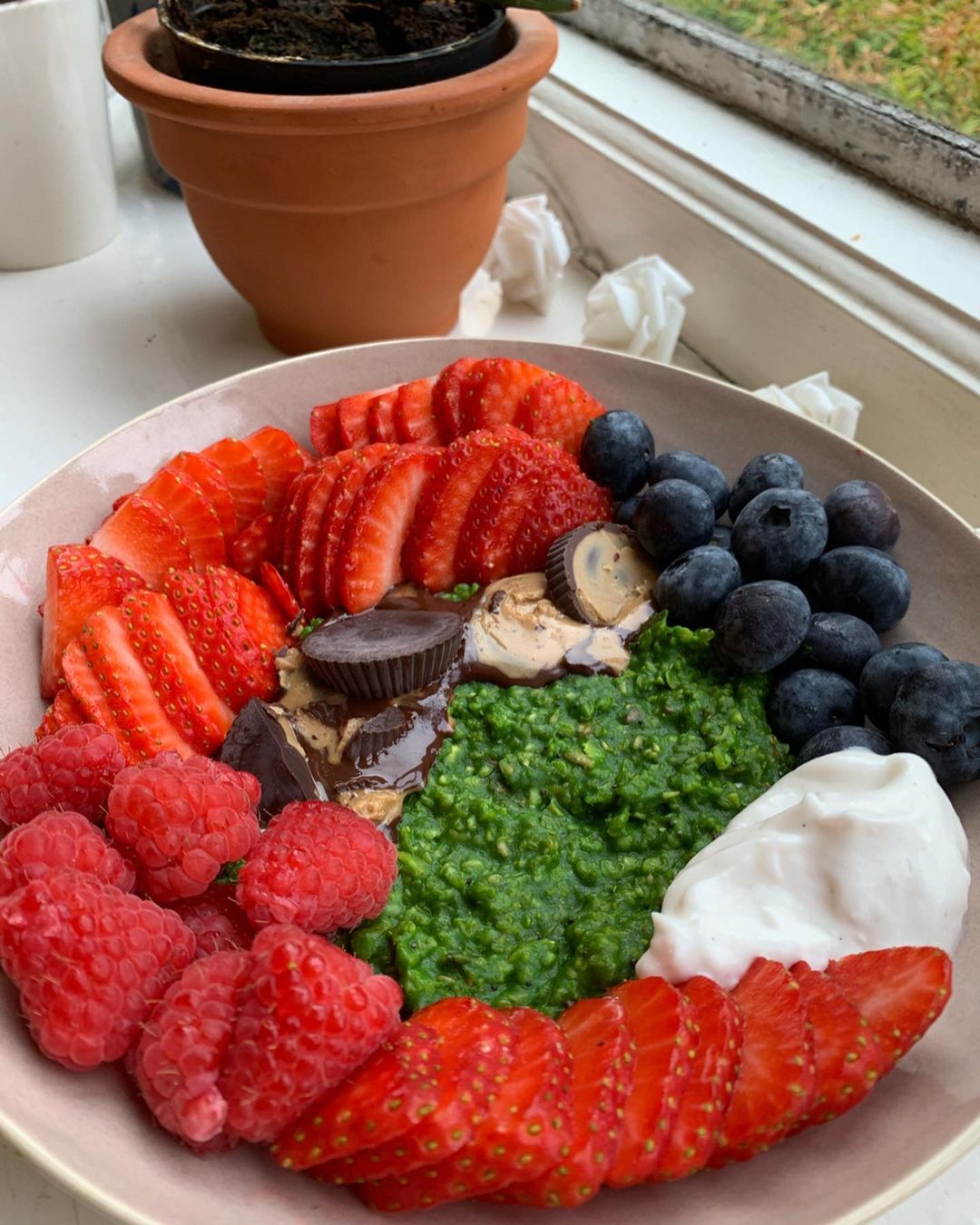 Spinach Maple Oatmeal Breakfast Dish