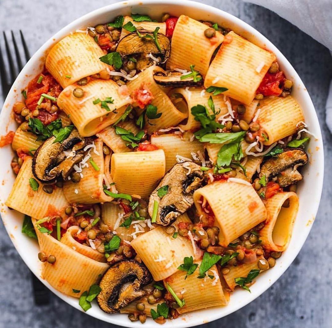 Hearty Lentil and Mushroom Bolognese Sauce