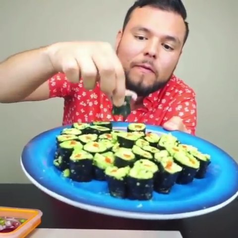 Raw Vegan Broccoli Rice Sushi Roll