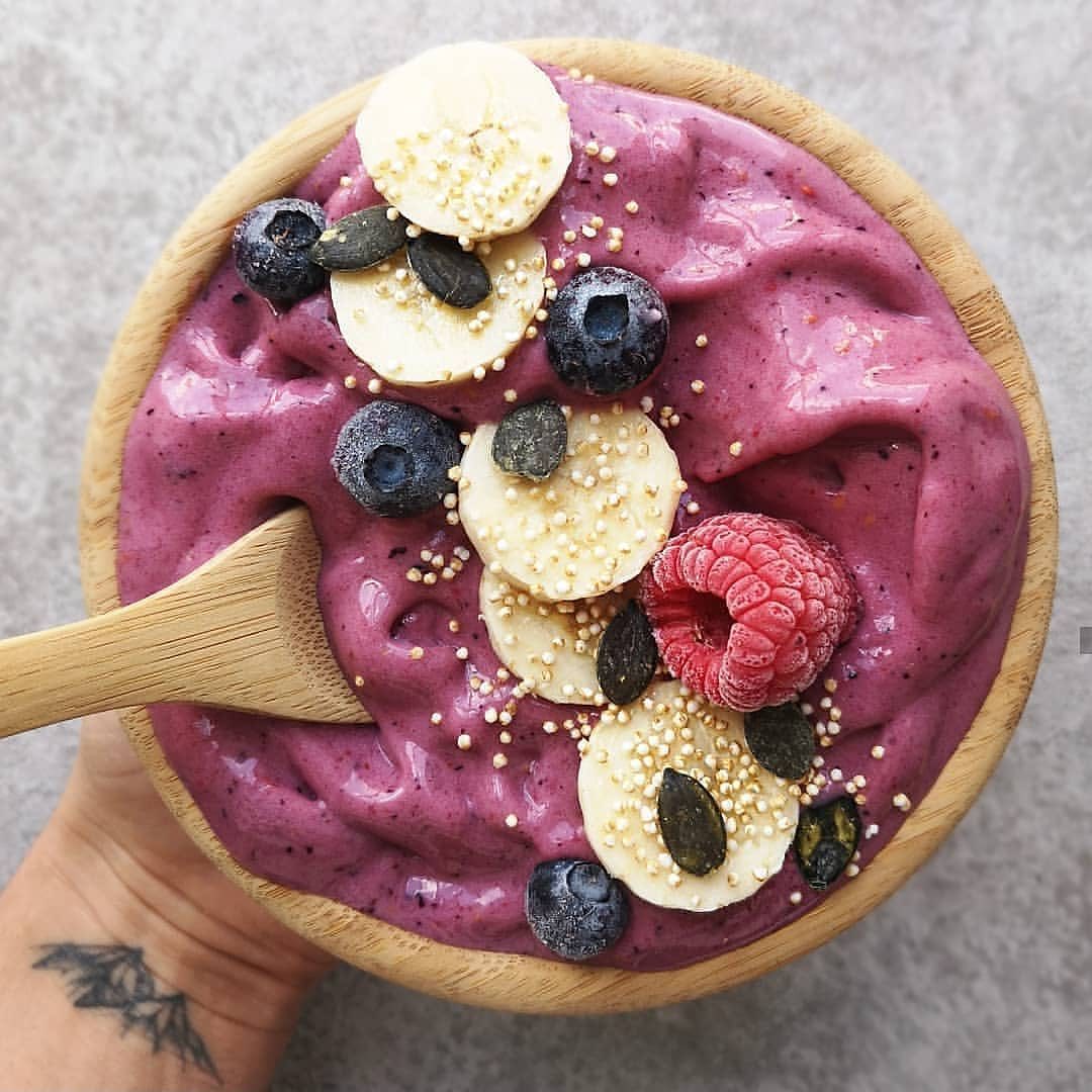 Frozen Banana Berry Smoothie Bowl