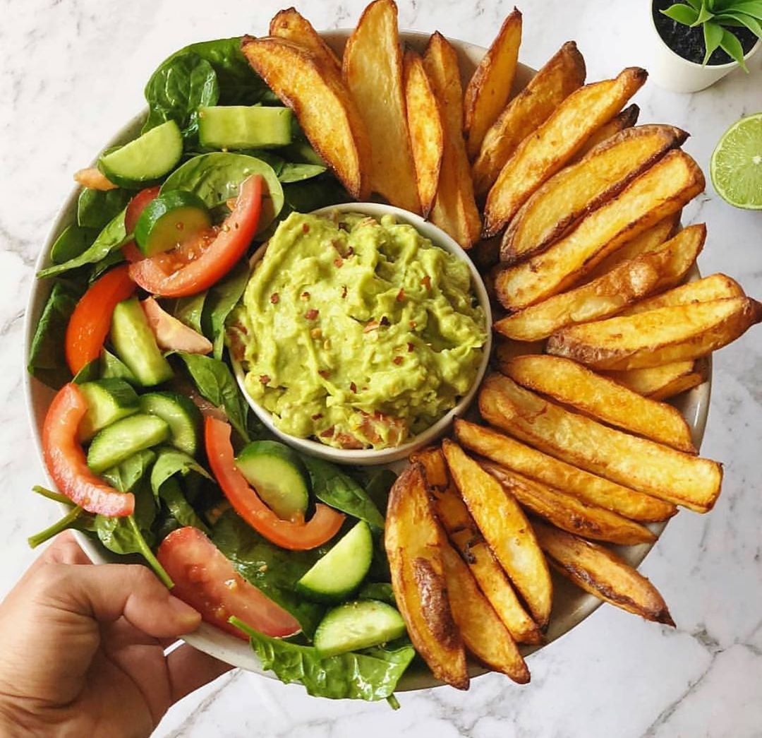 Oven-Baked Crispy Fries with Guacamole