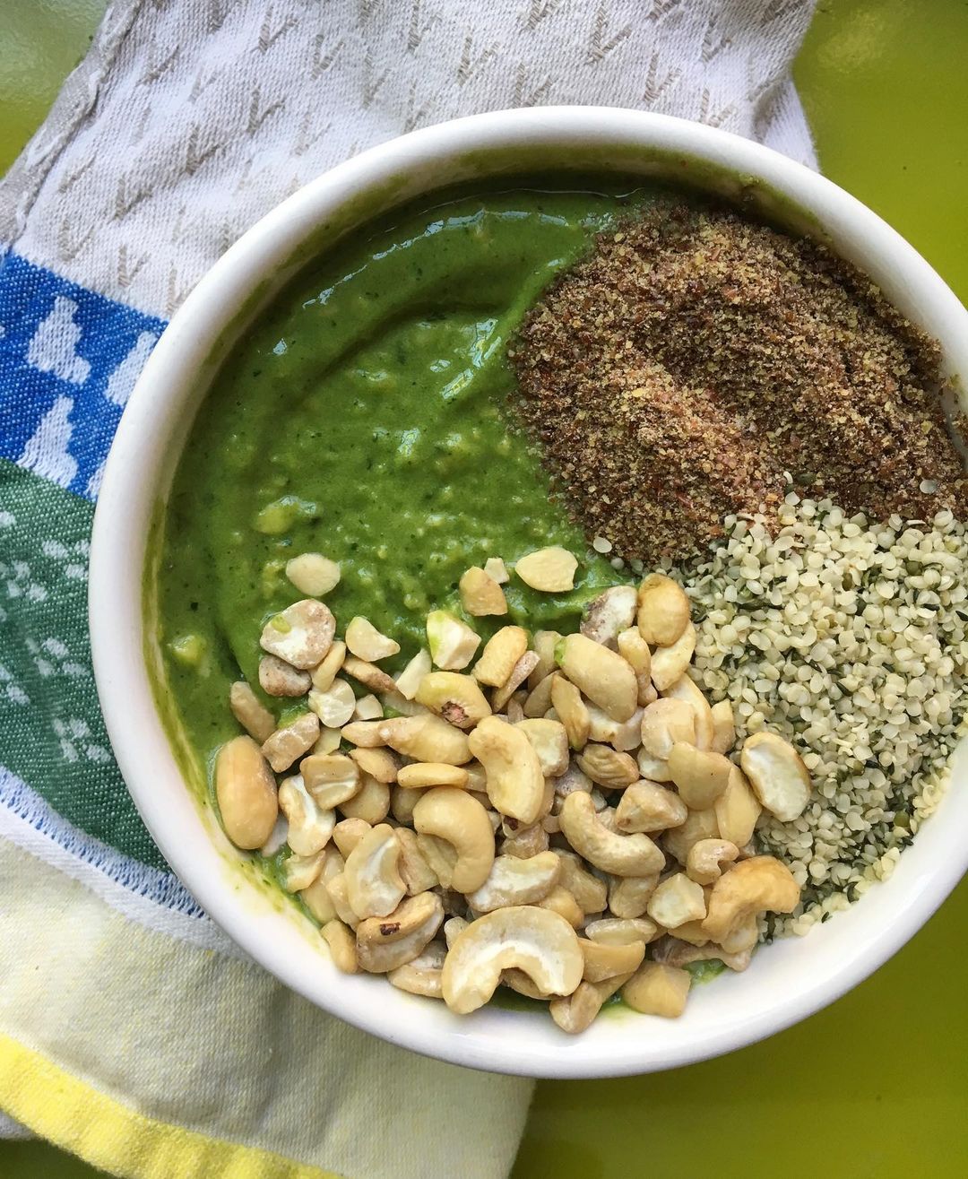 Creamy Mango Matcha Smoothie Bowl