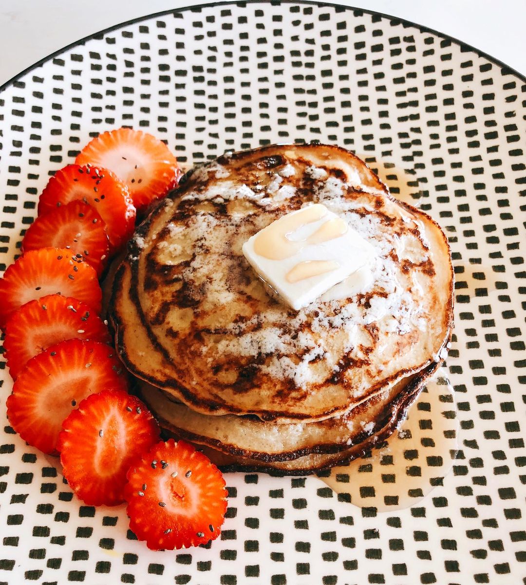 Simple Gluten-Free Banana Oat Pancakes