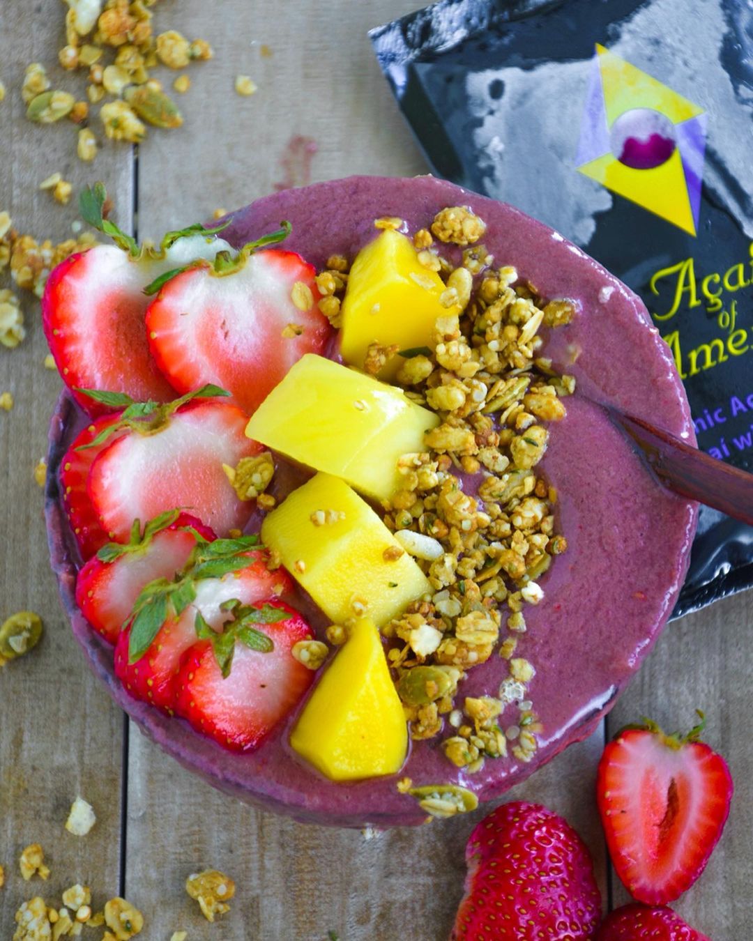 Refreshing Acai Bowl with Tropical Fruits