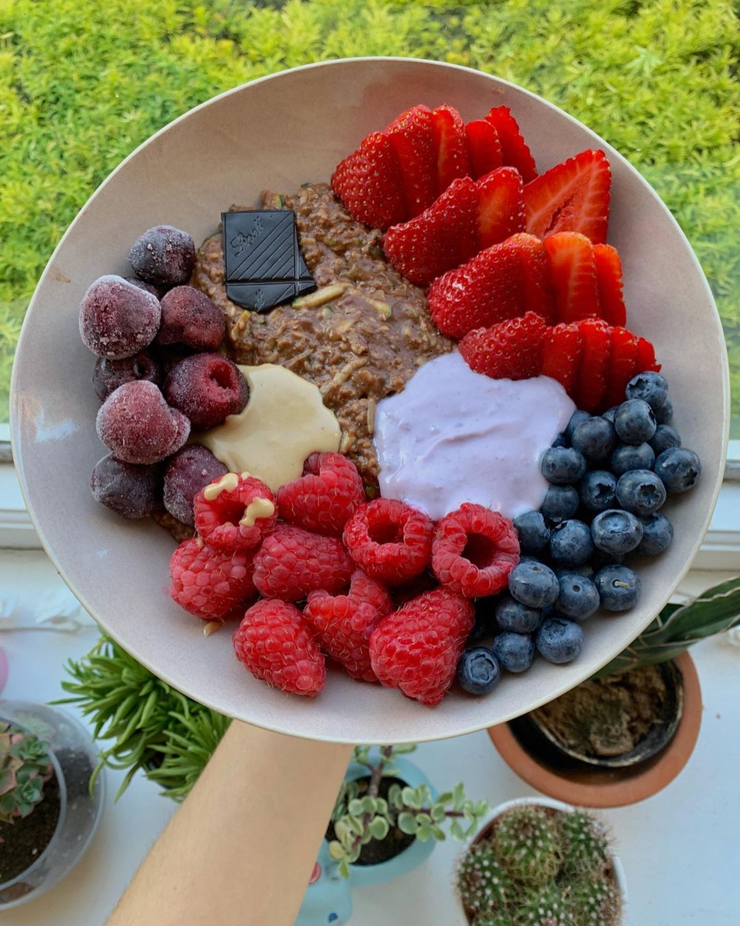 Creamy Cocoa Courgette Oat Bowl