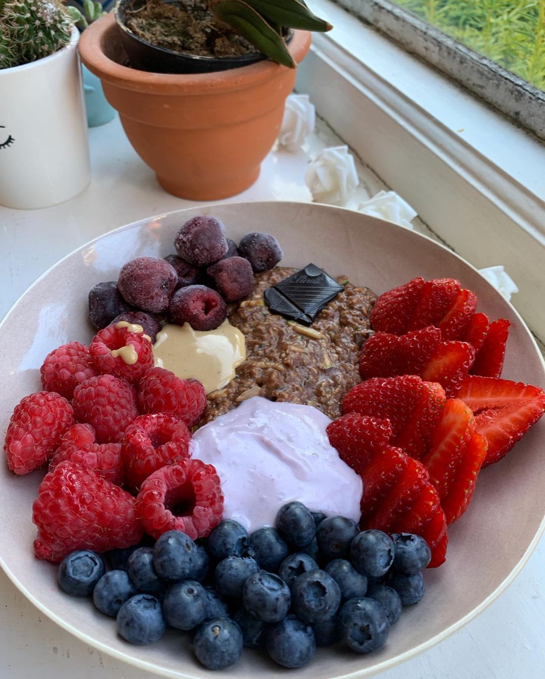 Creamy Cocoa Courgette Oat Bowl