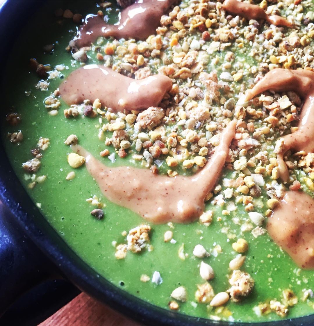 Matcha Smoothie Bowl with Banana and Greens