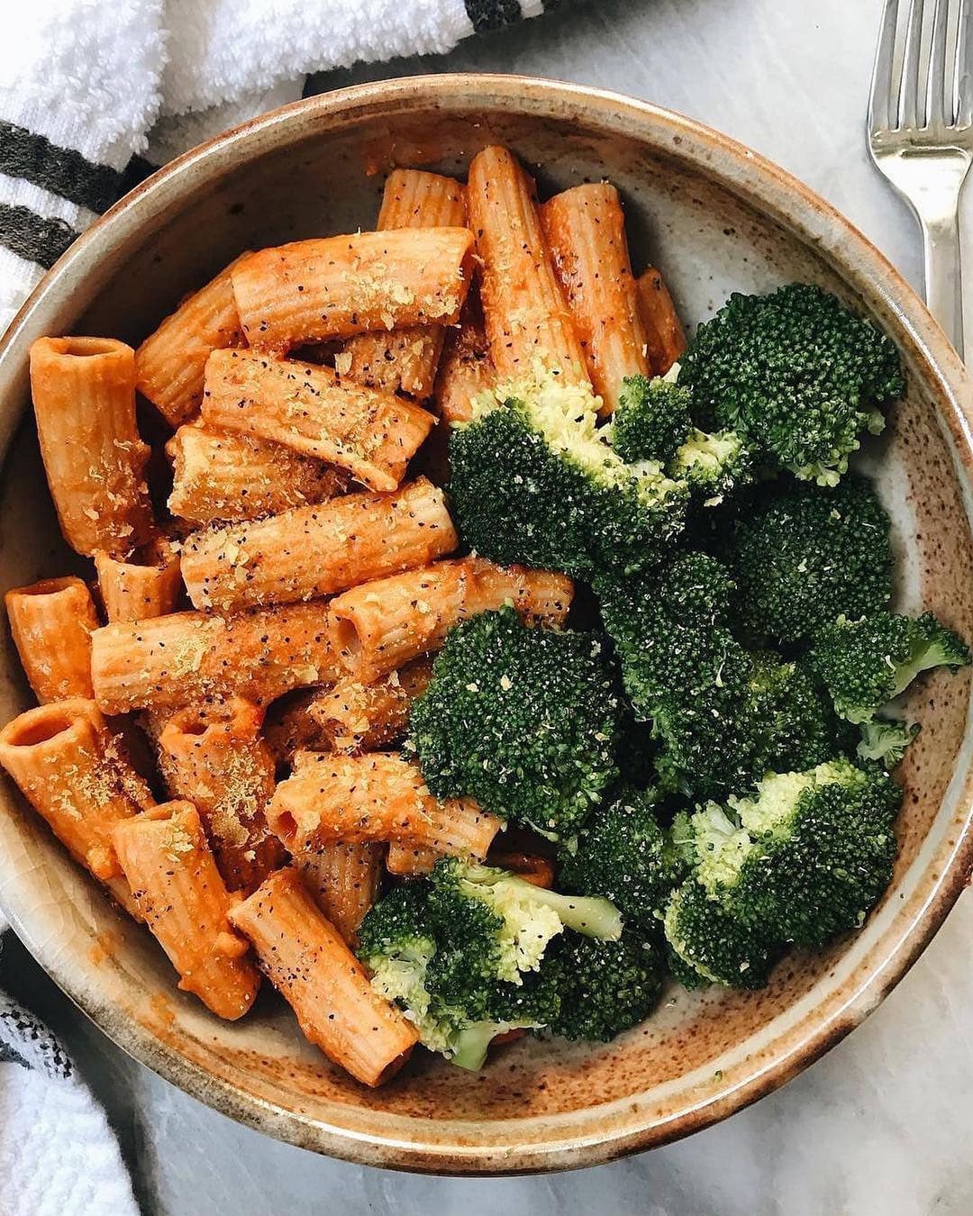 Rigatoni with Vegan Vodka Sauce and Steamed Broccoli