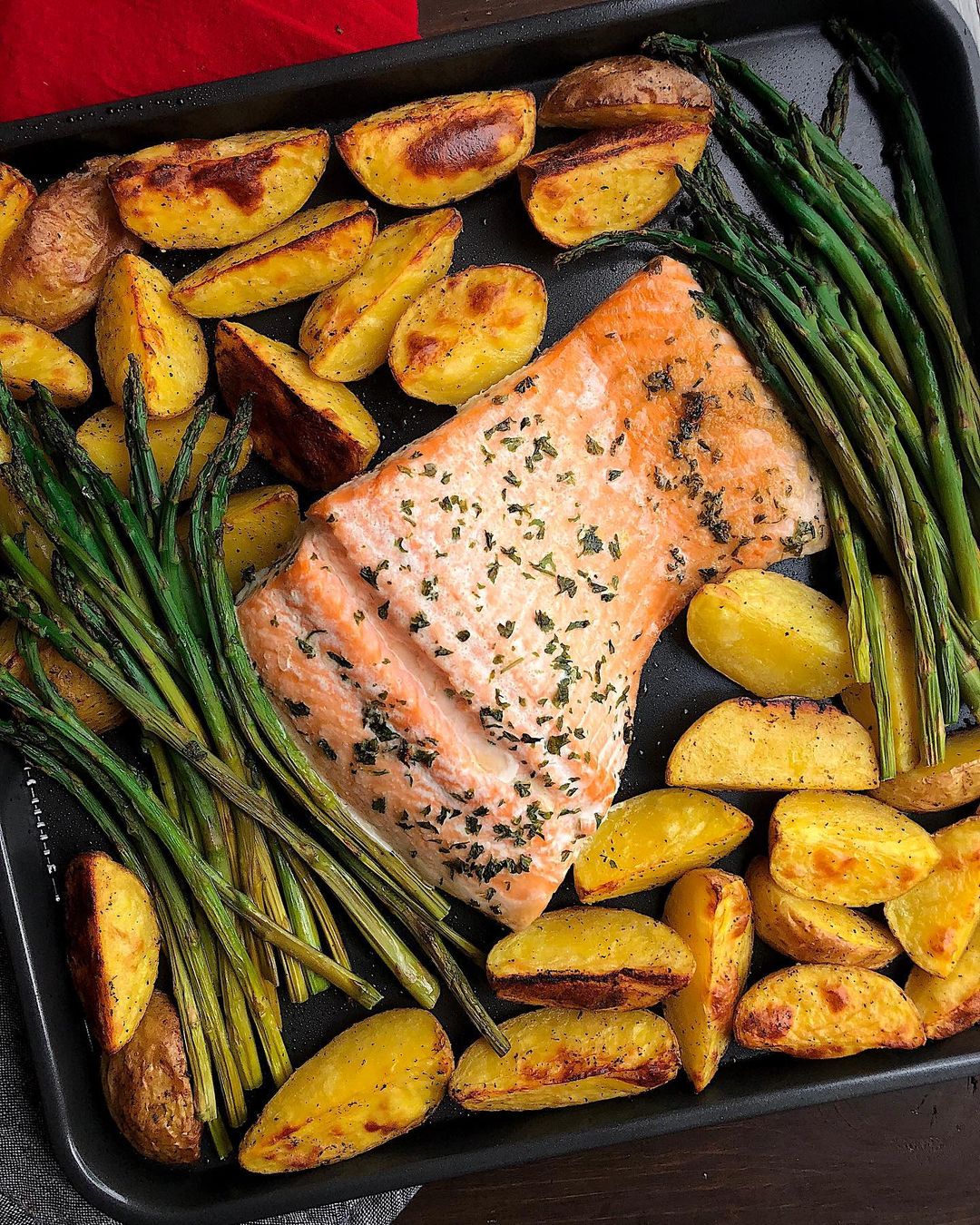 Salmon Asparagus and Potatoes Sheet Pan Dinner
