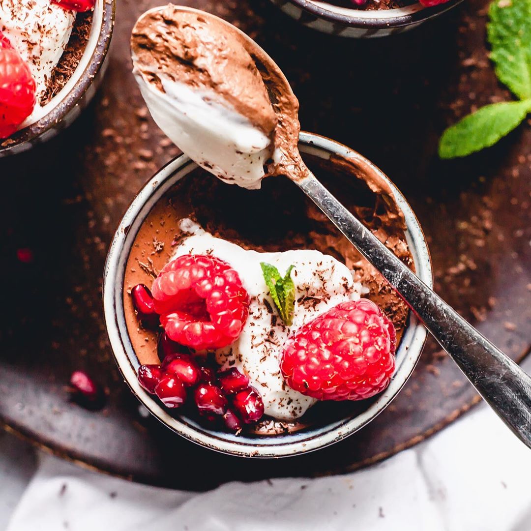 Easy Vegan Chocolate Mousse Dessert